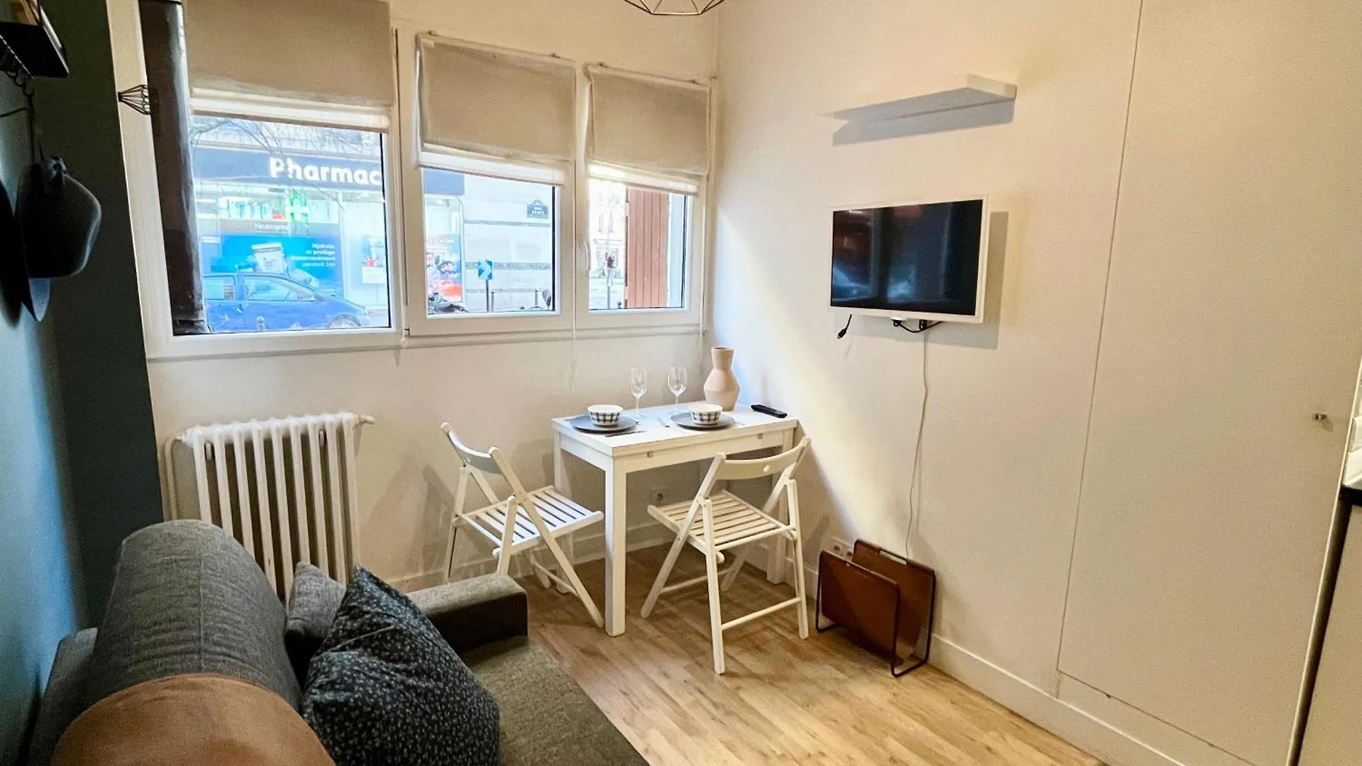 Charming - Latin Area - 2 Guests Apartment *